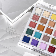 Cargar imagen en el visor de la galería, Paleta de sombras Overdressed Vol. 2 Luis Torres