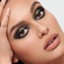 Cargar imagen en el visor de la galería, Paleta de sombras Mothership XII Petalmorphosis