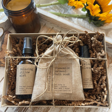 Cargar imagen en el visor de la galería, Christmas Gift Set – Pillow Mist, Relax Roller & Oatmeal *PRE-Order*