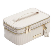 Cargar imagen en el visor de la galería, Vertical Quilted Train Case With Mirror *PRE-Order*
