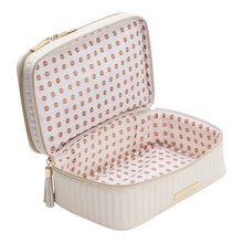 Cargar imagen en el visor de la galería, Vertical Quilted Train Case With Mirror *PRE-Order*
