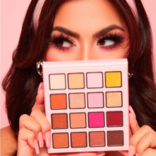 Cargar imagen en el visor de la galería, Evette XO ″Eyes on me″- Paleta de sombras
